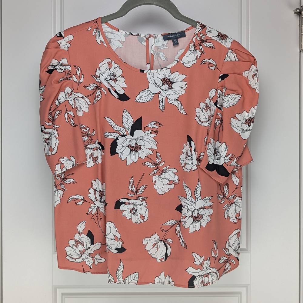 Madison White and Black Boxy Short Sleeve Blouse